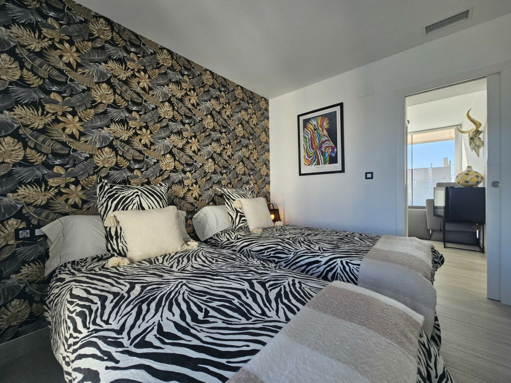 Detached Villa Cabo Roig Alicante - image 22