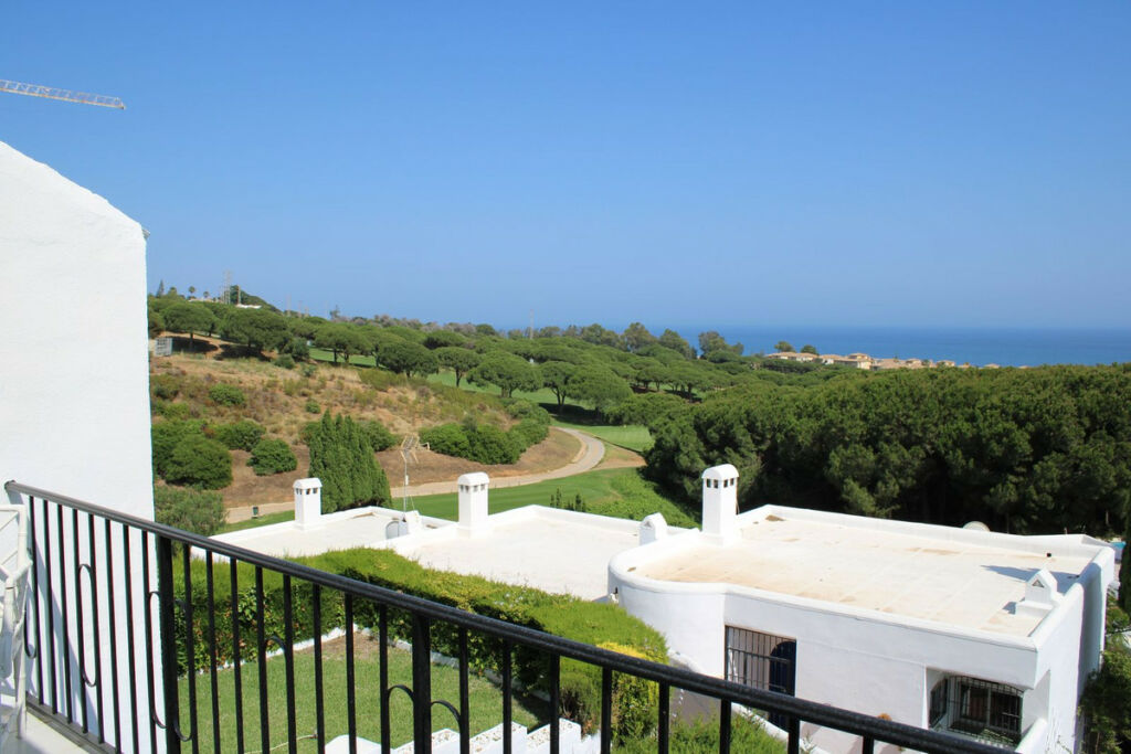 Semi-Detached House Cabopino Málaga - image 22