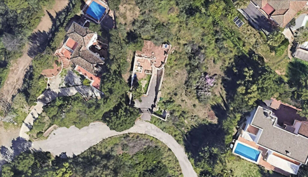 Detached Villa Estepona Málaga - image 22