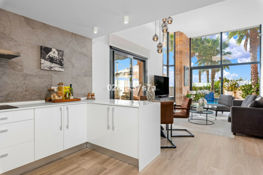 Detached Villa Lomas de Cabo Roig Alicante - image 22
