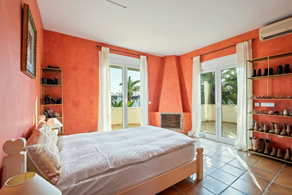 Detached Villa Reserva de Marbella Málaga - image 22