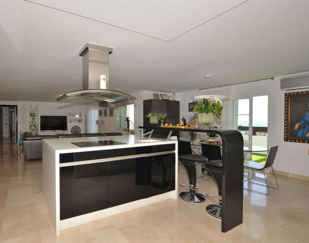 Penthouse Torrequebrada Málaga - image 22