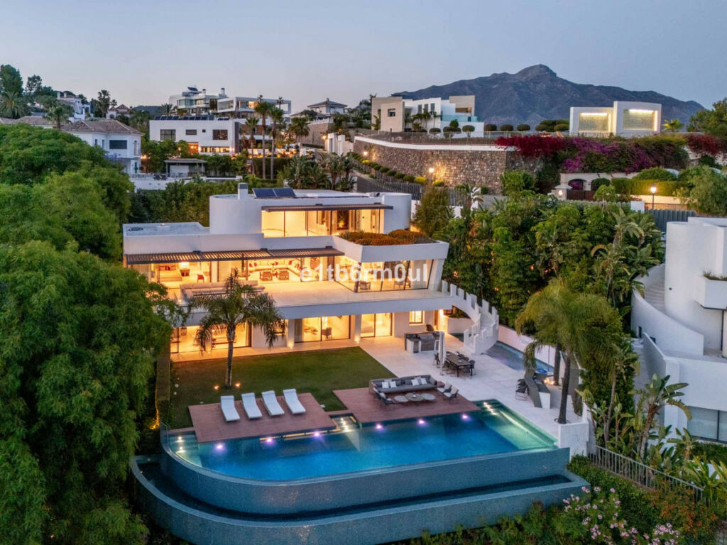 Detached Villa La Quinta Málaga - image 22