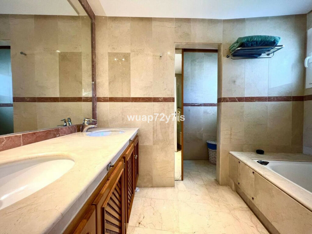 Townhouse Estepona Málaga - image 22