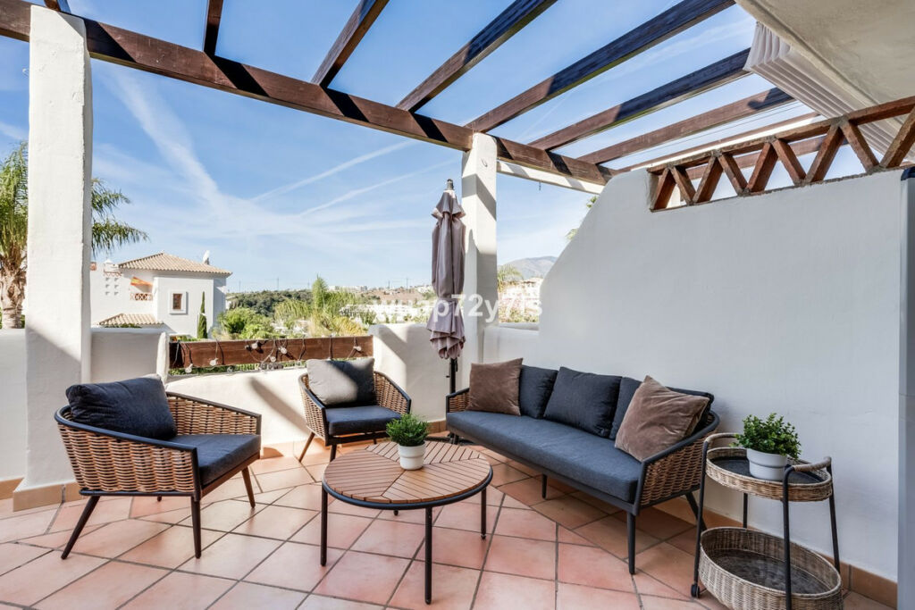 Middle Floor Apartment Selwo Málaga - image 8