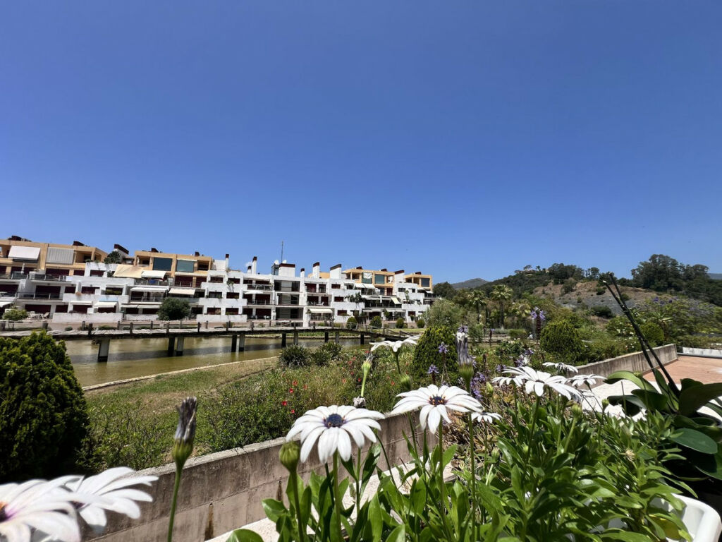 Middle Floor Apartment Benahavís Málaga - image 22