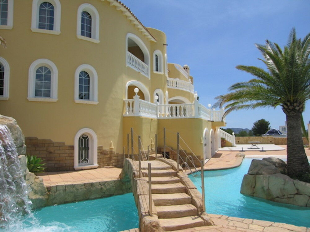 Detached Villa La Nucia Alicante - image 22