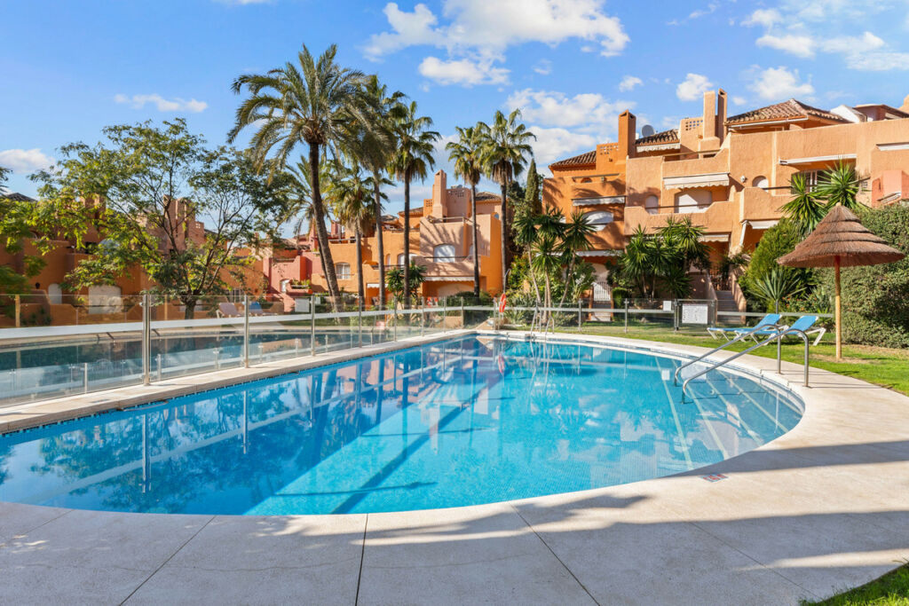 Townhouse Aloha Málaga - image 23