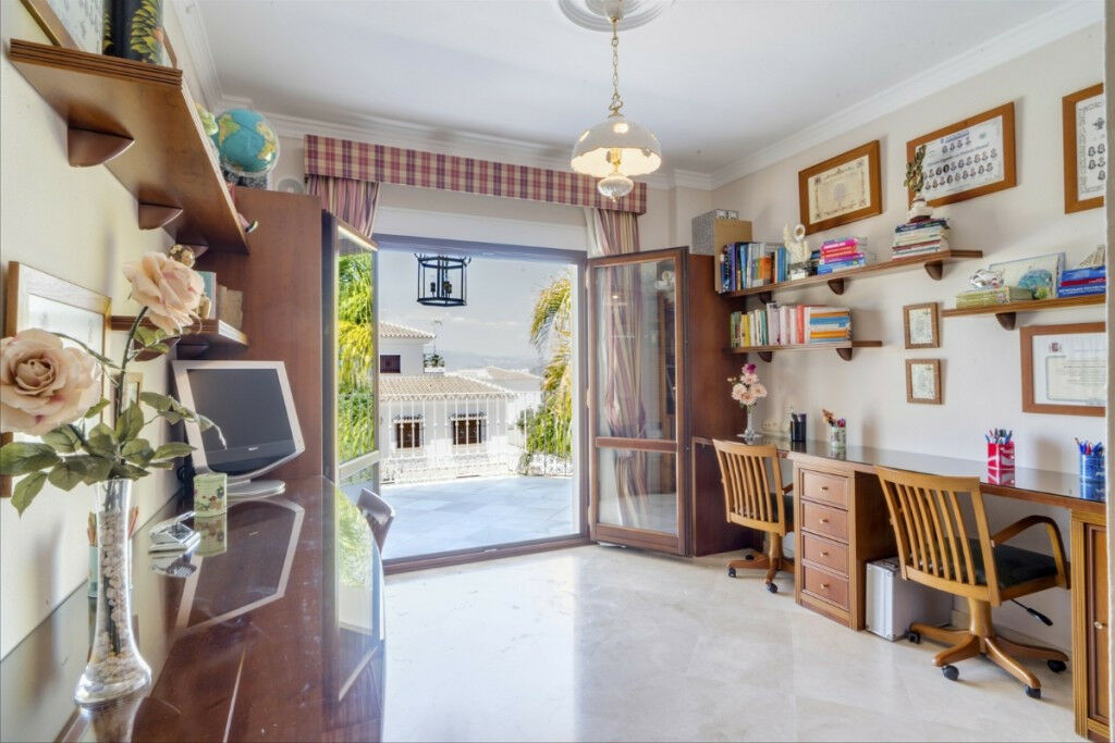 Detached Villa Alhaurín el Grande Málaga - image 23