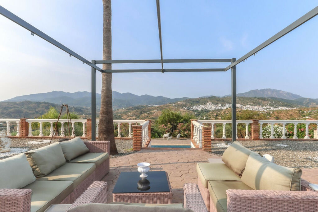 Detached Villa Guaro Málaga - image 24