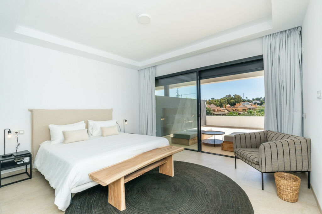 Middle Floor Apartment Estepona Málaga - image 23