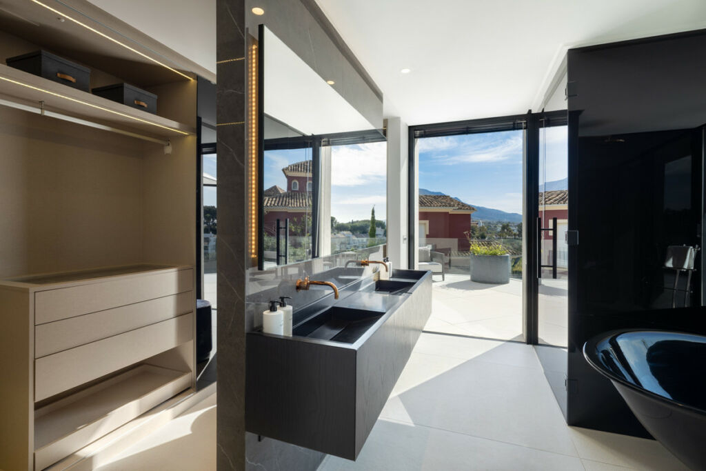 Detached Villa Benahavís Málaga - image 23