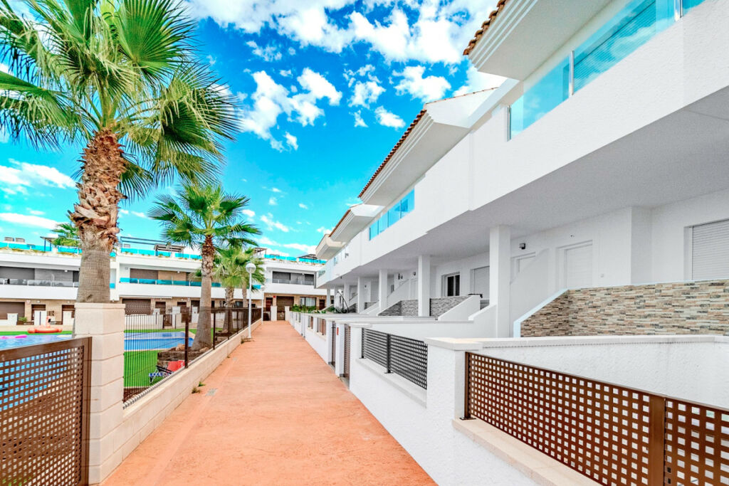 Townhouse Los Balcones Alicante - image 23
