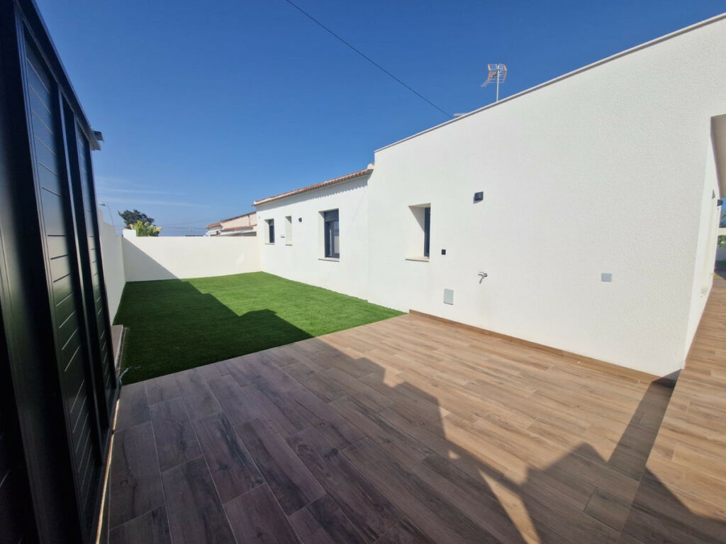 Detached Villa Los Balcones Alicante - image 23