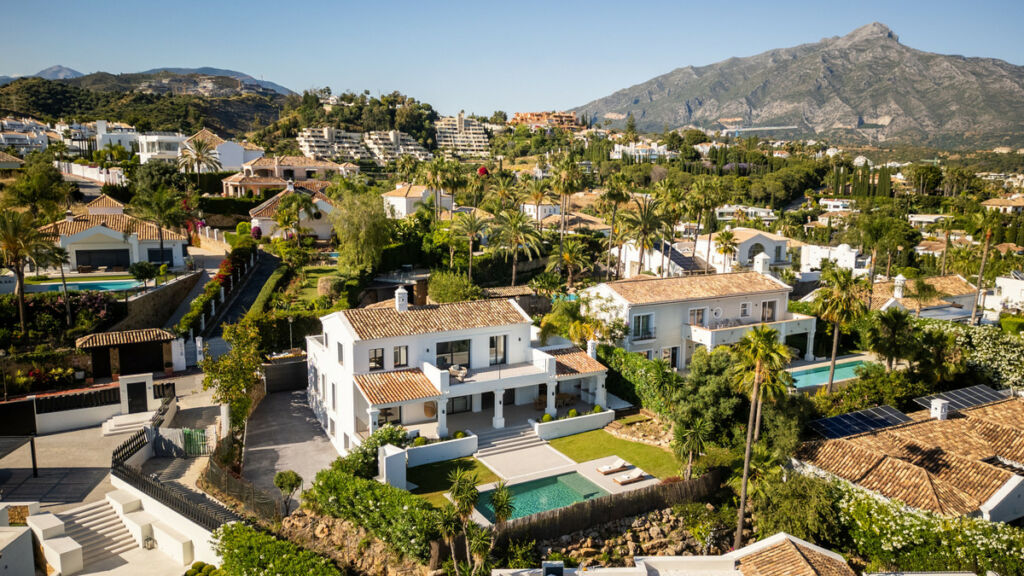 Detached Villa Nueva Andalucía Málaga - image 23