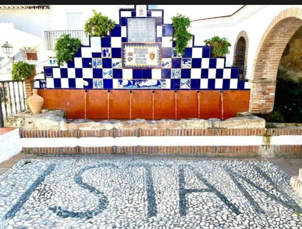 Townhouse Istán Málaga - image 23
