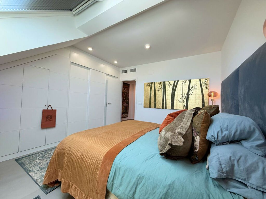 Penthouse La Duquesa Málaga - image 23
