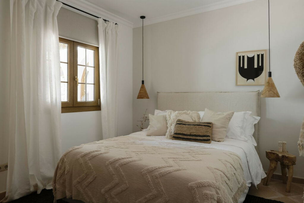 Detached Villa Estepona Málaga - image 23