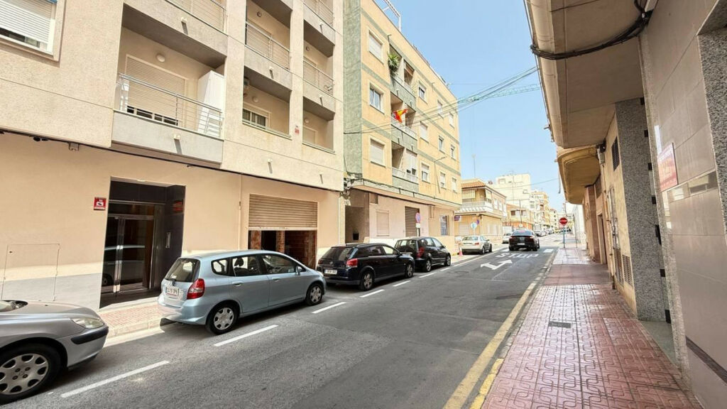 Middle Floor Apartment Torrevieja Alicante - image 23