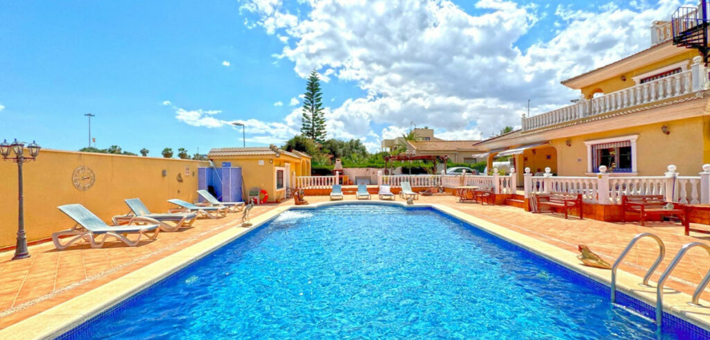 Detached Villa Torrevieja Alicante - image 23