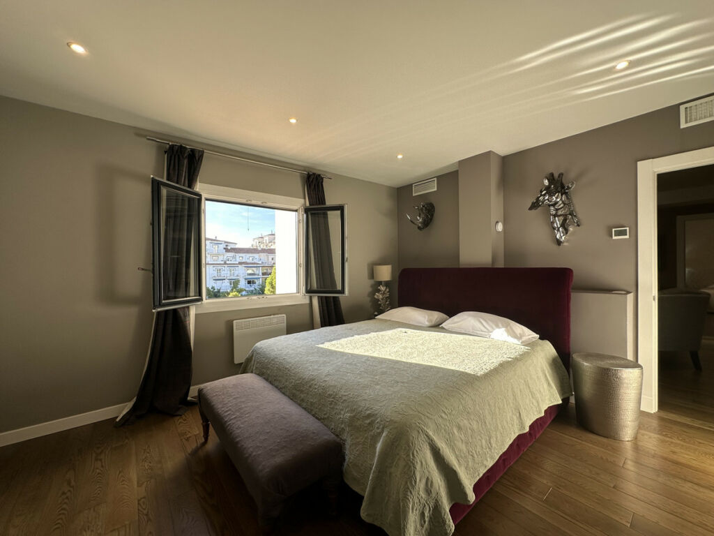 Middle Floor Apartment Puerto Banús Málaga - image 23