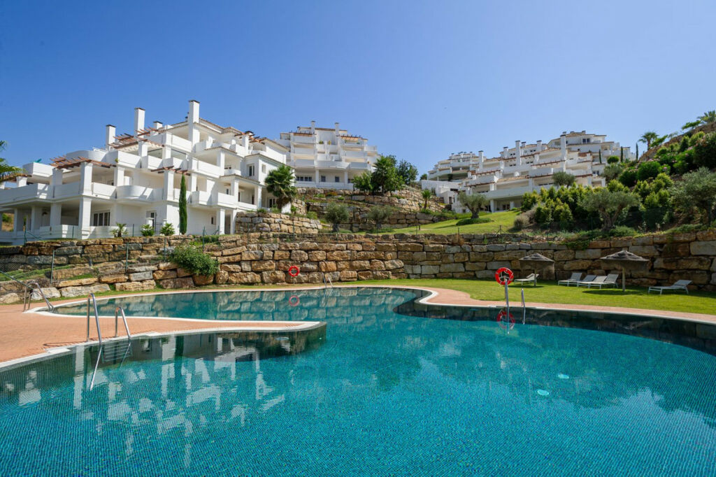 Middle Floor Apartment Nueva Andalucía Málaga