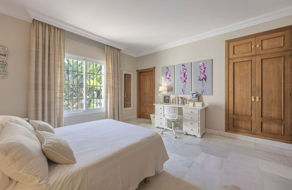 Detached Villa Guadalmina Alta Málaga - image 23