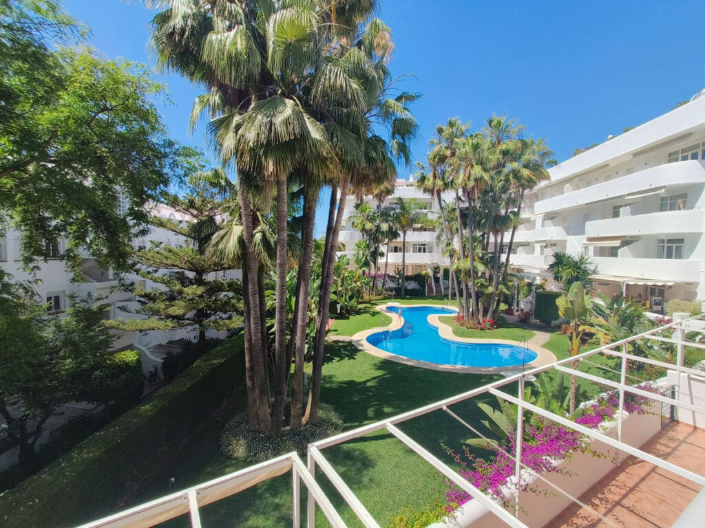 Middle Floor Apartment The Golden Mile Málaga - image 23