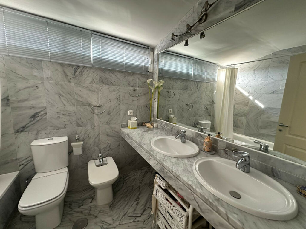 Penthouse Duplex Bahía de Marbella Málaga - image 23