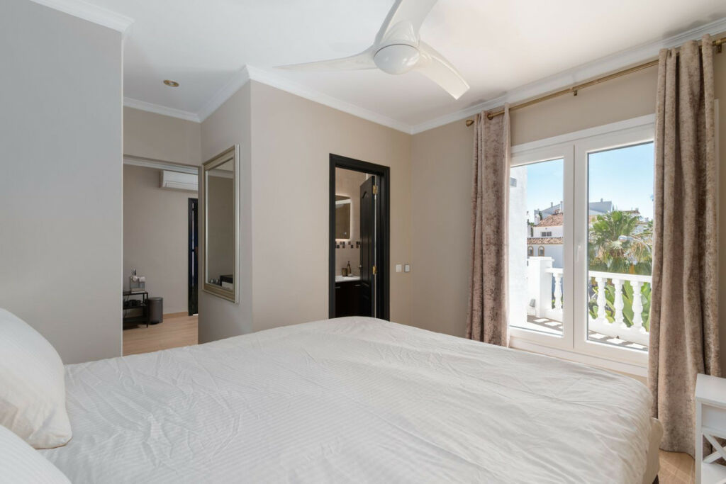 Detached Villa Miraflores Málaga - image 23