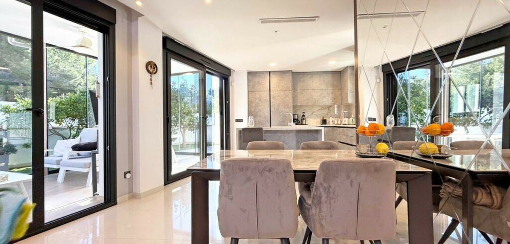 Detached Villa Villamartin Alicante - image 23