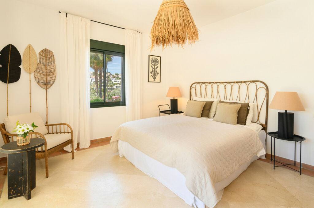 Detached Villa Estepona Málaga - image 23