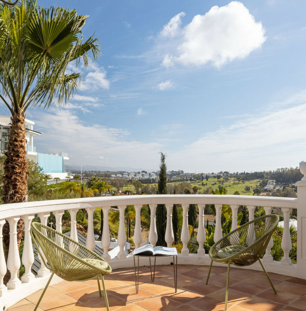 Detached Villa El Paraiso Málaga - image 23