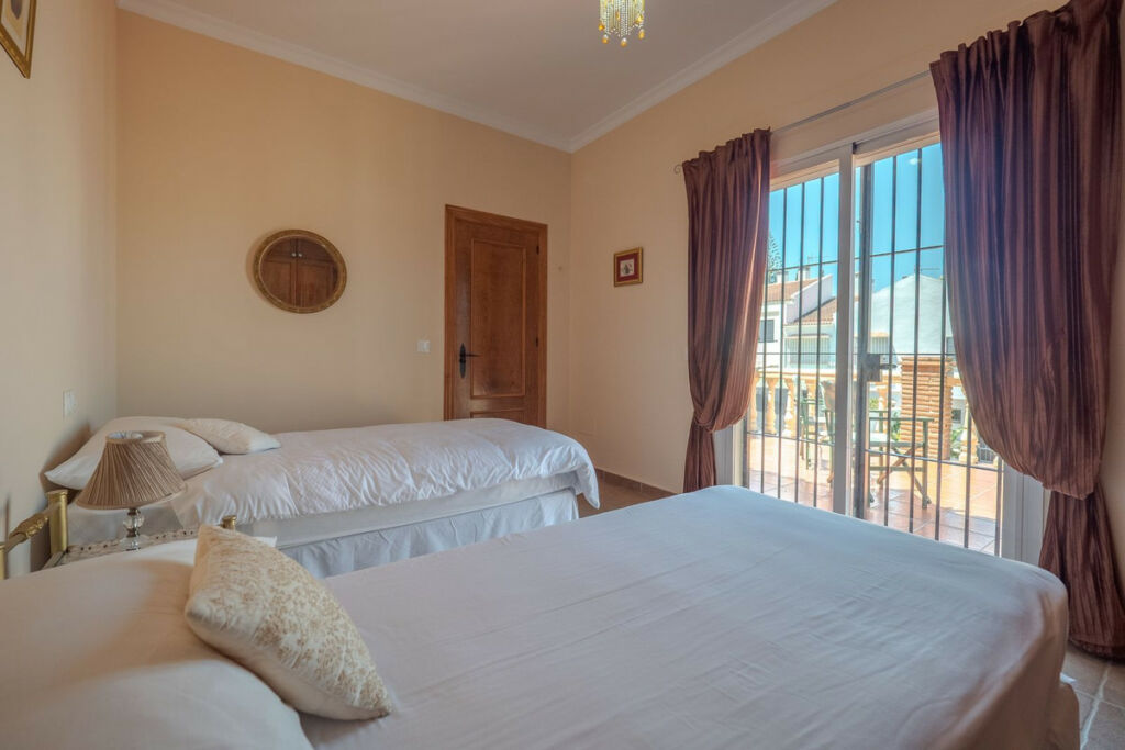 Detached Villa Alhaurín el Grande Málaga - image 23