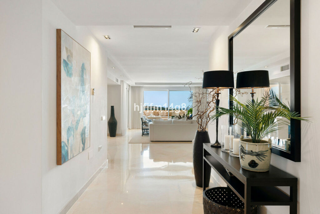 Middle Floor Apartment Nueva Andalucía Málaga - image 24