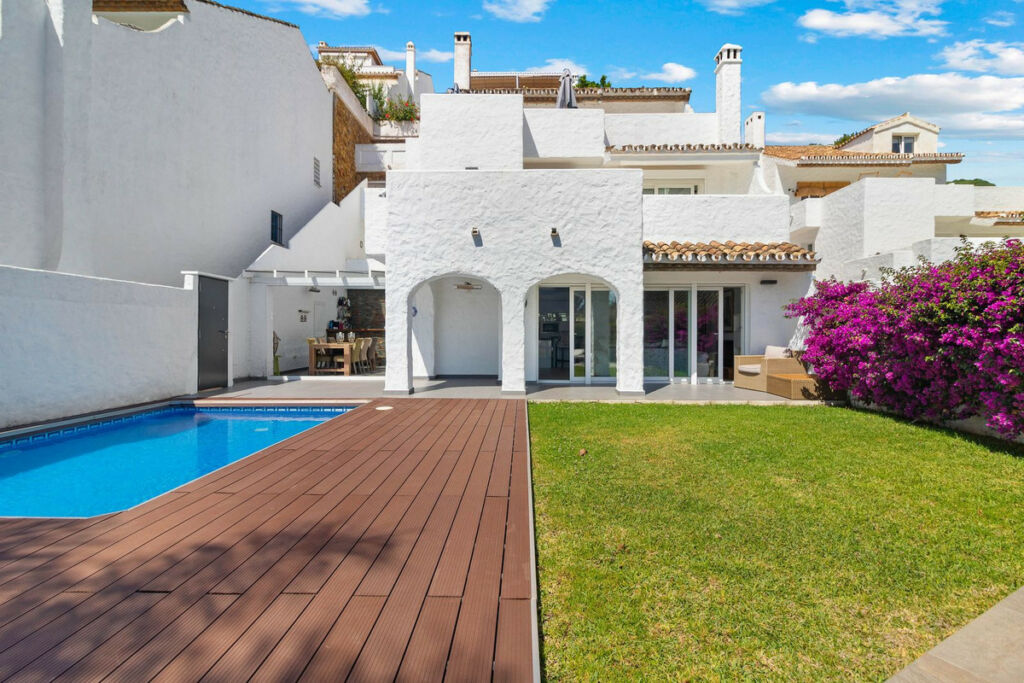 Townhouse Nueva Andalucía Málaga - image 24
