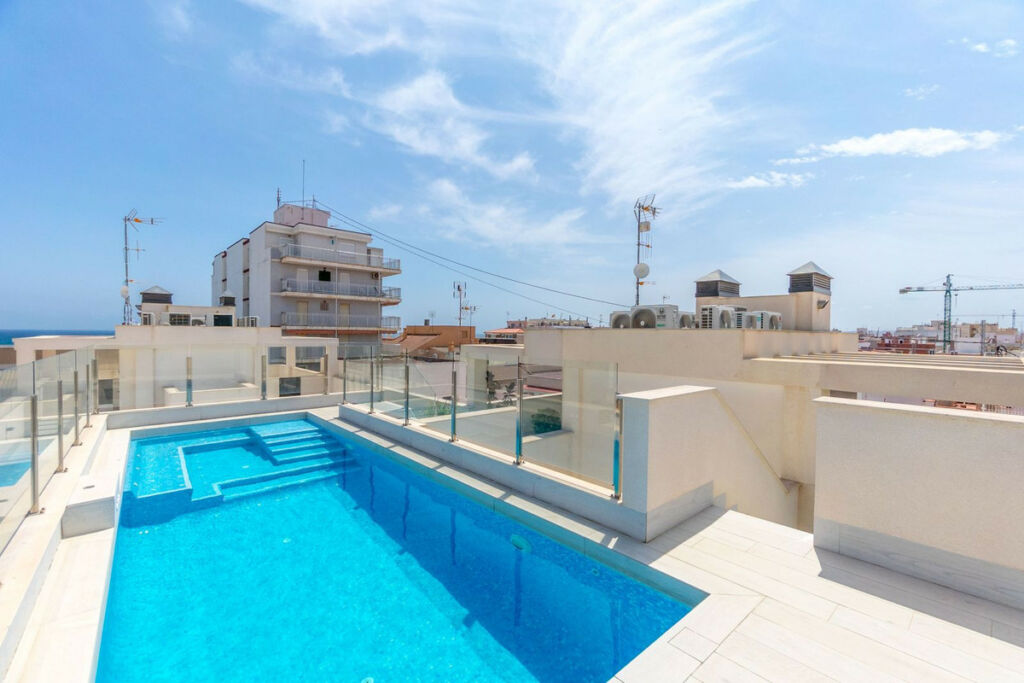 Middle Floor Apartment Torrevieja Alicante - image 24