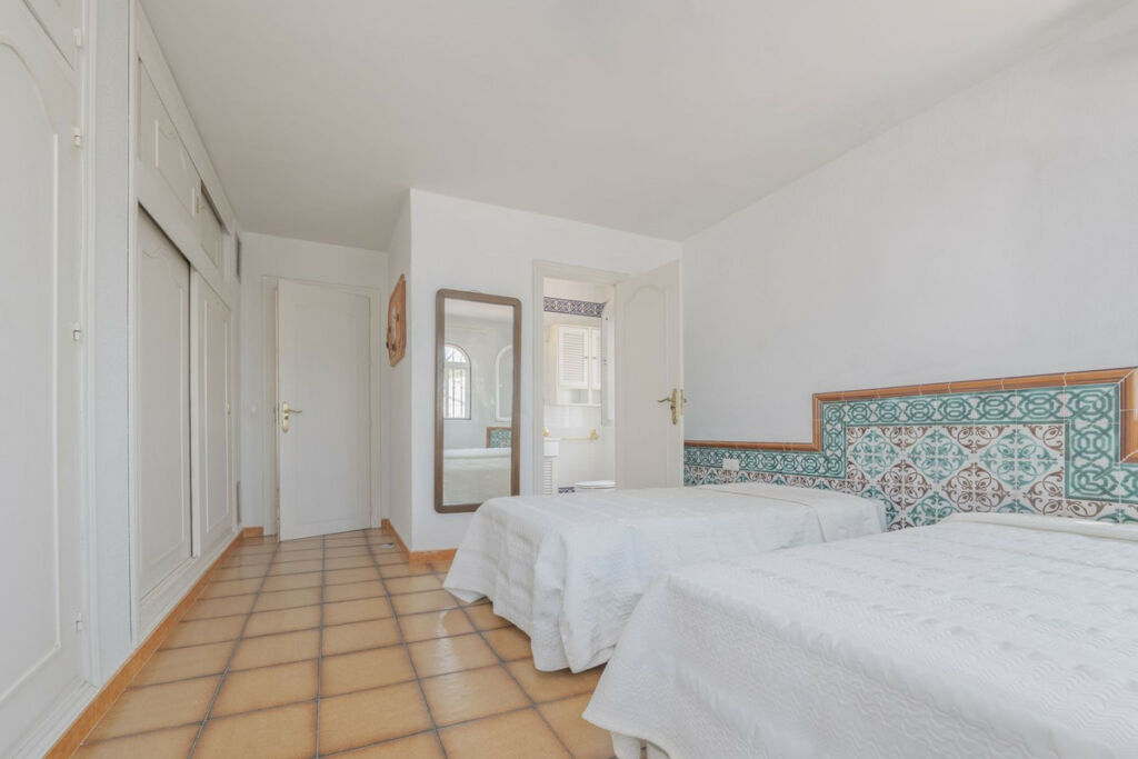 Detached Villa Marbella Málaga - image 24