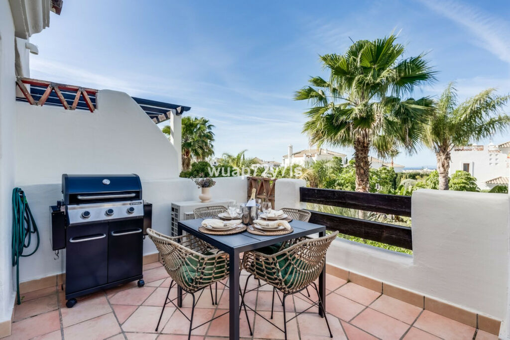 Middle Floor Apartment Selwo Málaga - image 11