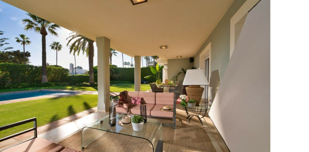 Detached Villa Sotogrande Cádiz - image 24