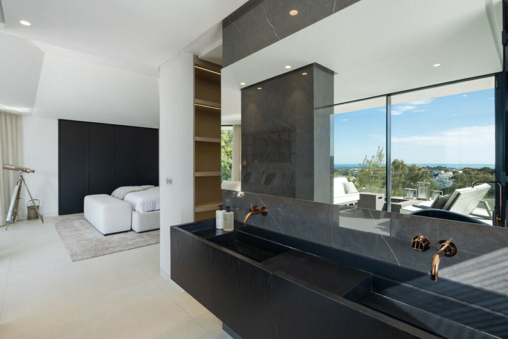 Detached Villa Benahavís Málaga - image 24