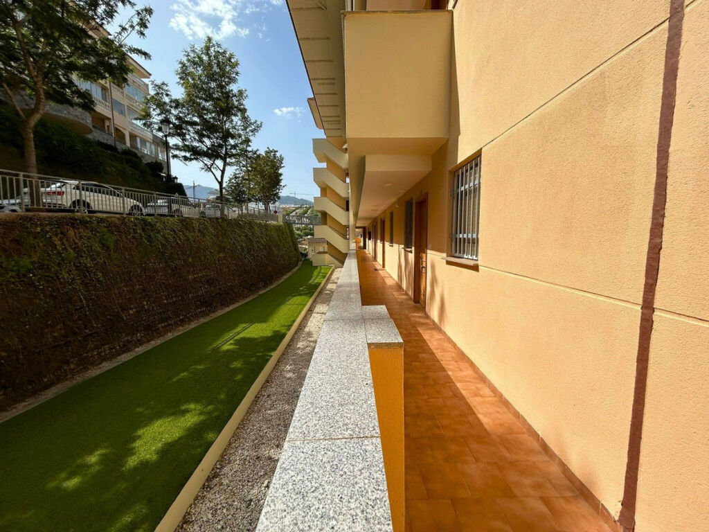 Middle Floor Apartment Carvajal Málaga - image 24