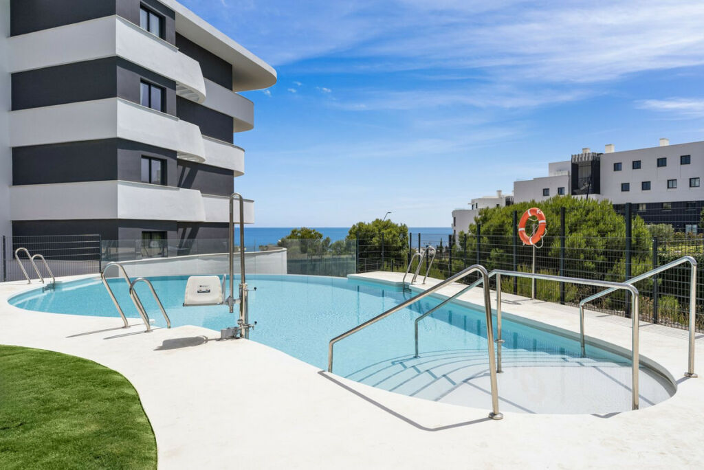 Middle Floor Apartment Fuengirola Málaga - image 24