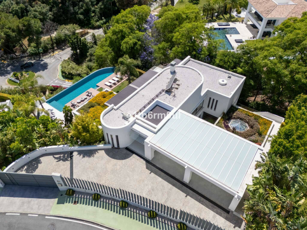 Detached Villa La Quinta Málaga - image 24
