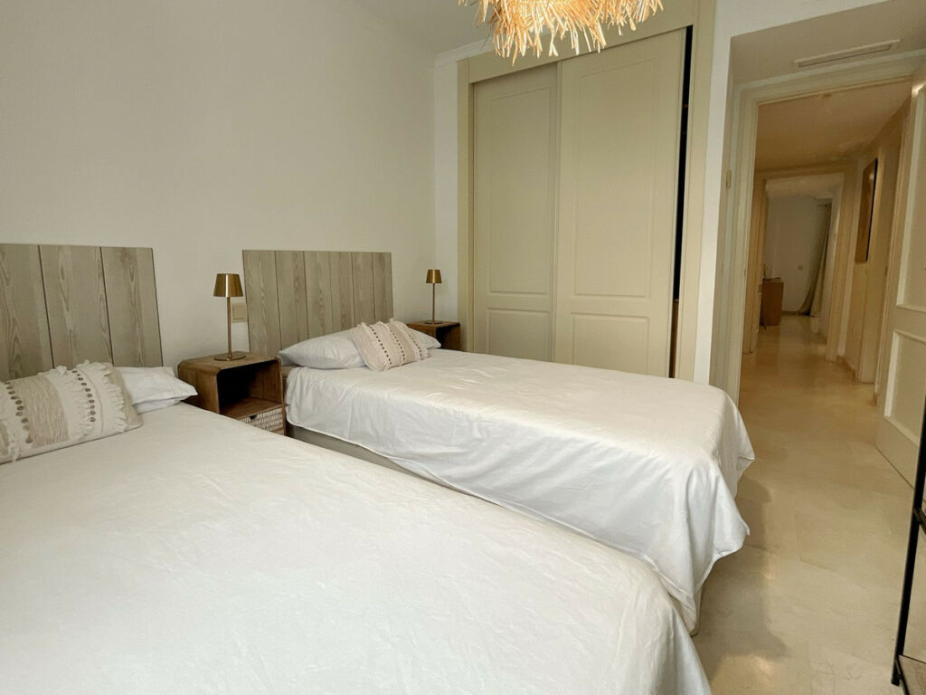 Middle Floor Apartment Sotogrande Marina Cádiz - image 24