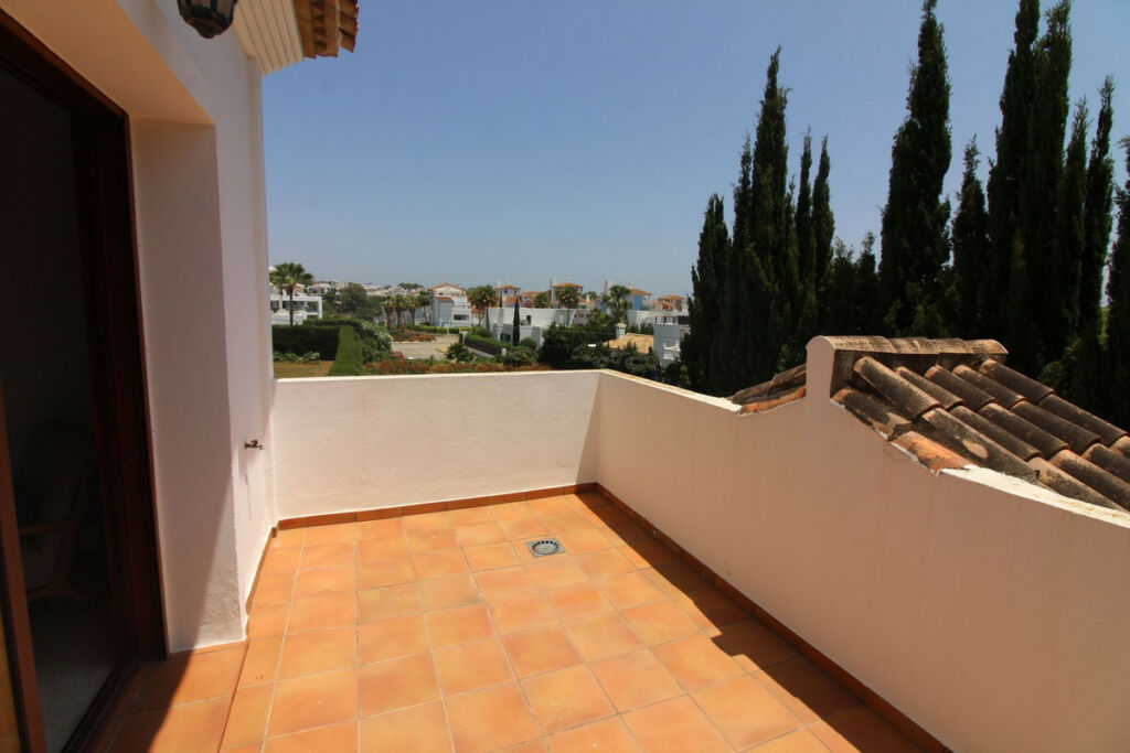 Detached Villa El Paraiso Málaga - image 24