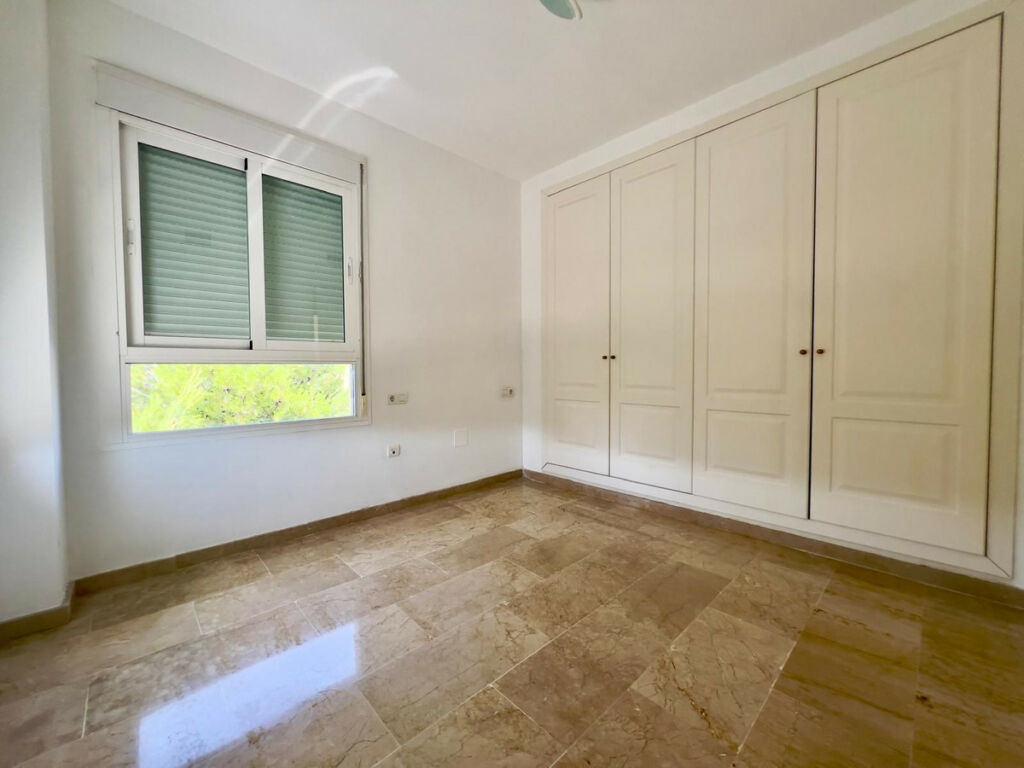 Middle Floor Apartment Calahonda Málaga - image 24
