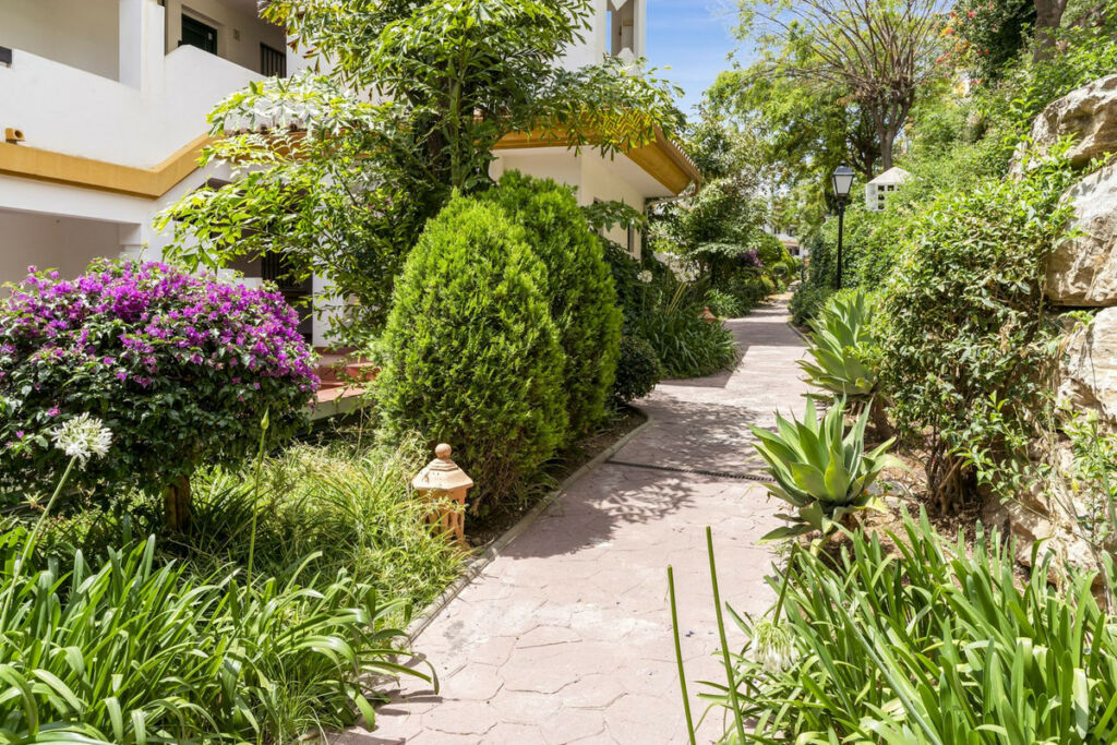 Middle Floor Apartment Calanova Golf Málaga - image 25
