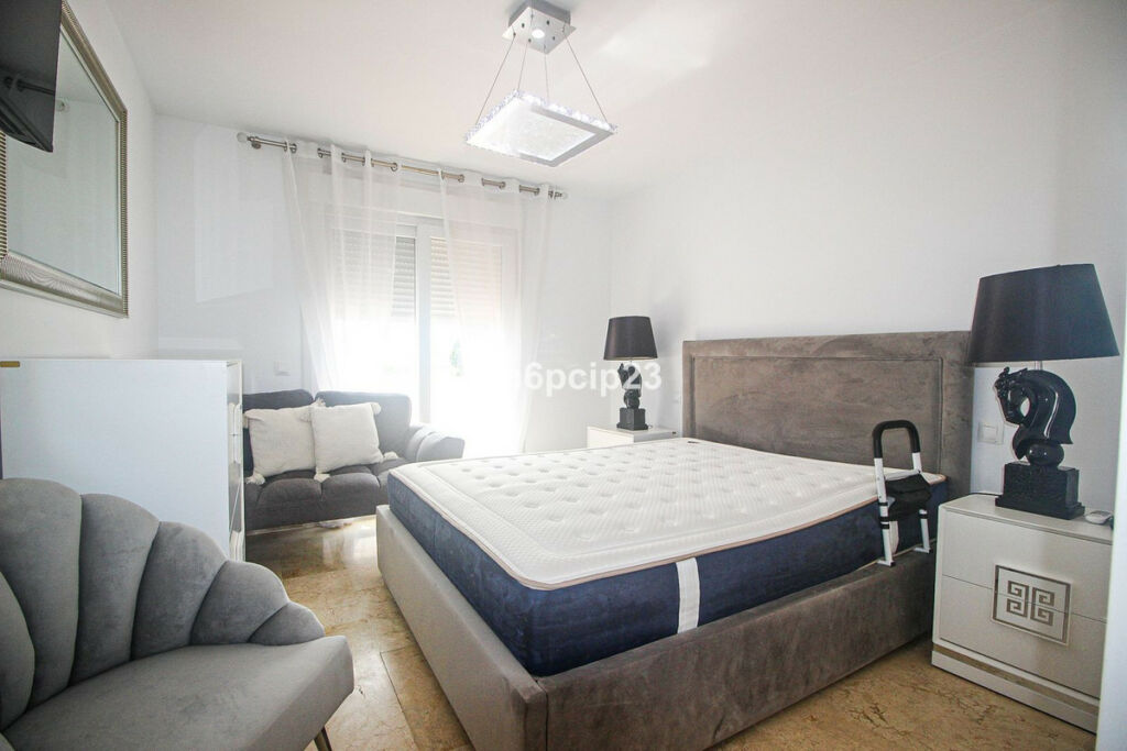 Semi-Detached House La Duquesa Málaga - image 24