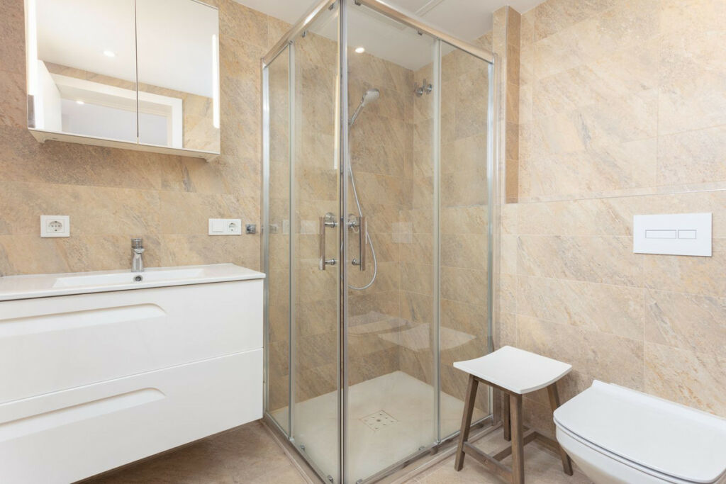 Middle Floor Apartment Nueva Andalucía Málaga - image 24